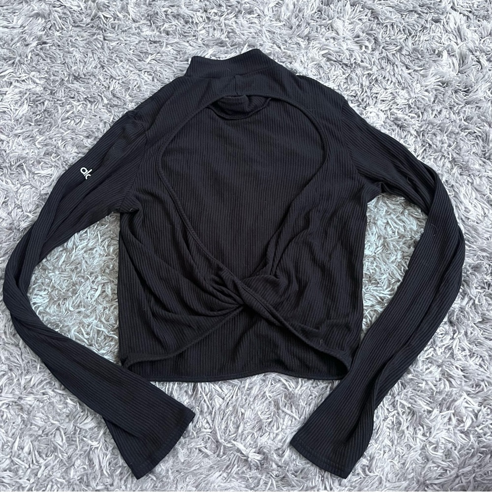 Alo Yoga Open Back Turtleneck - Picture 2 of 3